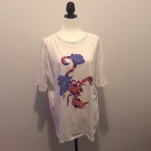 Distressed boyfriend T